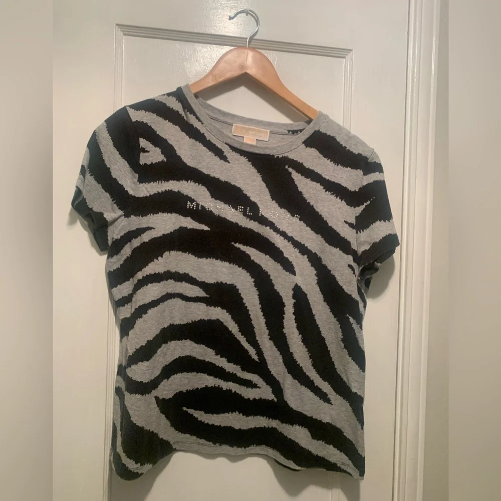 Michael Kors Black and Grey Zebra Studded Logo Short Sleeve T Shirt XL - Picture 2 of 14